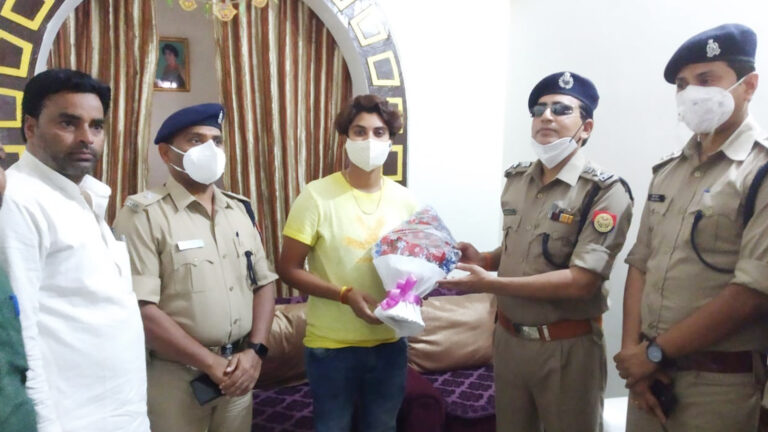 BIJNOR MAHILA KHILADI