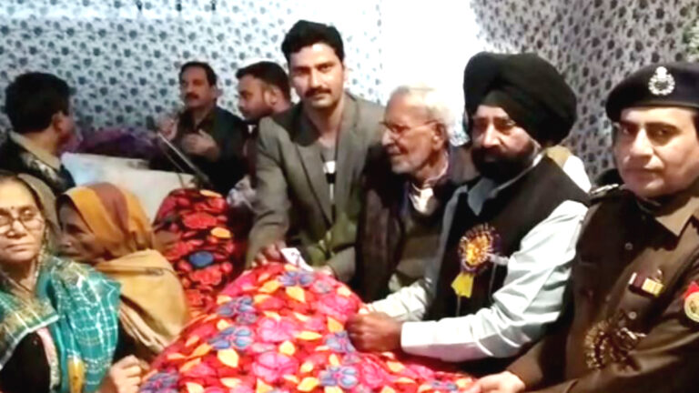 गरीबों को वितरित किये कम्बल