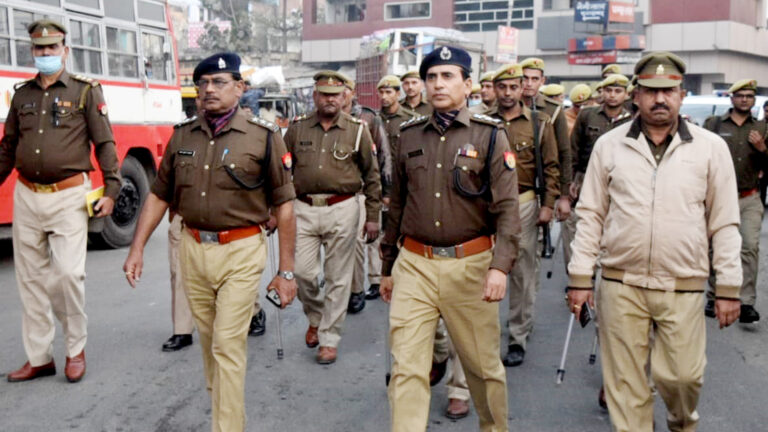 पुलिस अधीक्षक ने किया नगर का भ्रमण