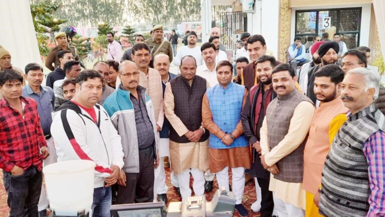 विधायक अशोक राणा की दावत से राजनीति गर्म