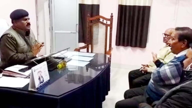 पत्रकारों ने की पुलिस क्षेत्राधिकारी से शिष्टाचार भेंट