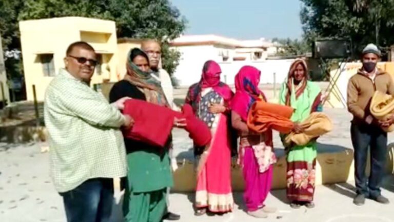जरूरतमंदों को वितरित किये कंबल