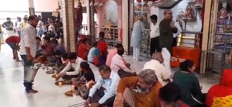 भाजपा नेता अशोक नेताजी ने बालाजी धाम मंदिर में भंडारे का कराया आयोजन